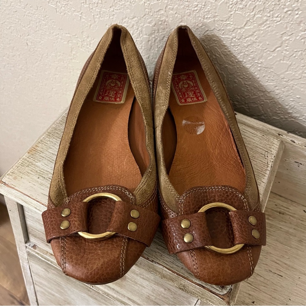 Lucky | Leather Slip On Round Toe Flats